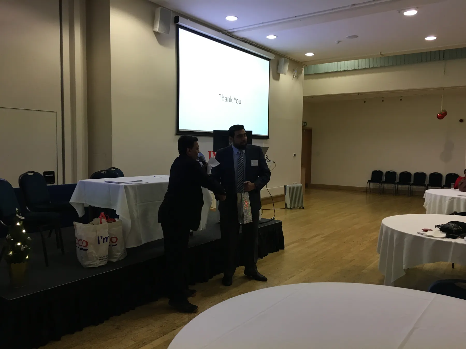 Mr Hamayun Bhutta receiving prize for the most novel contribution to the field